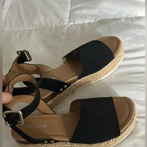 Tilly’s sandals